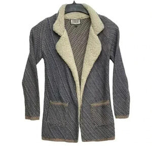 Buckle BKE Size XS Knit Open Cardigan Sweater Faux Fur Trim Front Pockets